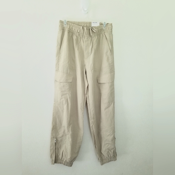 NWT Old Navy Quick Dry High Rise Jogger Nylon Drawstring Cargo Tan Color Size … - Picture 1 of 6